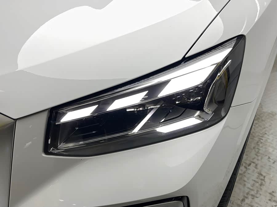 Audi Q2L 2023 car image #6