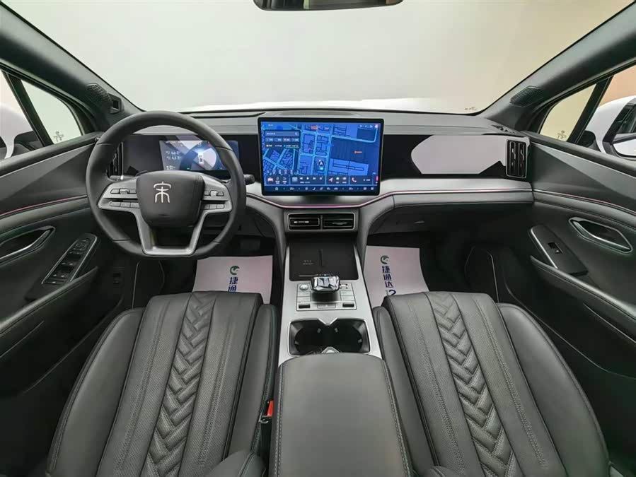 BYD SongL DM-i 2025 #6 BYD SongL DM-i 2025 car image #6