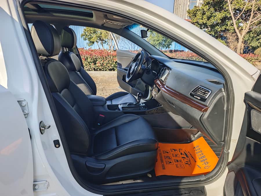 起亚 起亚K4 2015 汽车图片 #6