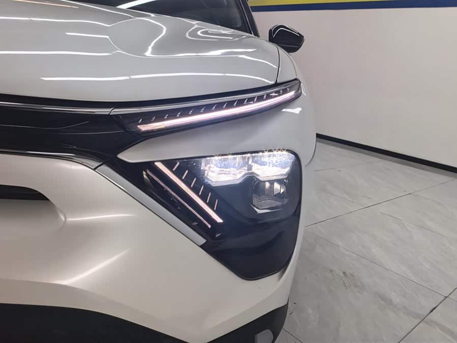 Citroen C5 X 2023 car image #6