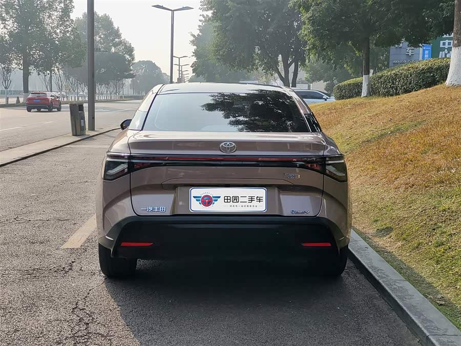 Toyota bZ3 2023 immagine di auto #6