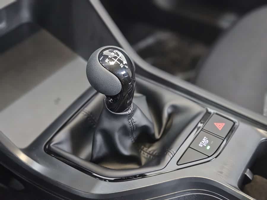 荣威 荣威i5 汽车图片 #6