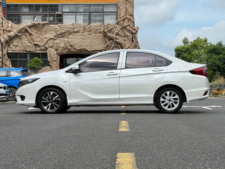 Honda Greiz 2018 car image #6