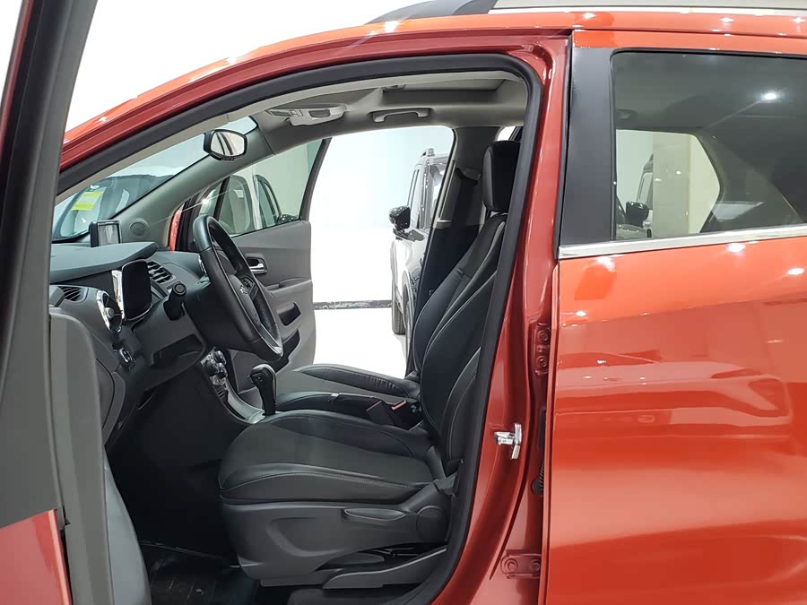 Chevrolet Tracker 2015 #6 Chevrolet Tracker 2015 immagine di auto #6