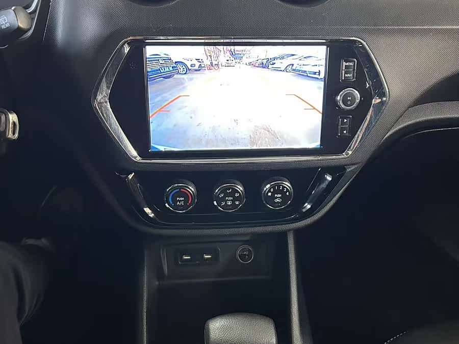 Soueast DX3 2019 car image #6