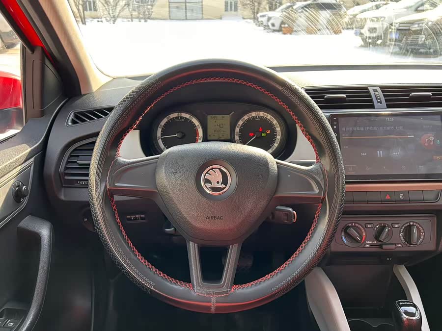 Skoda Fabia 2017 immagine di auto #6