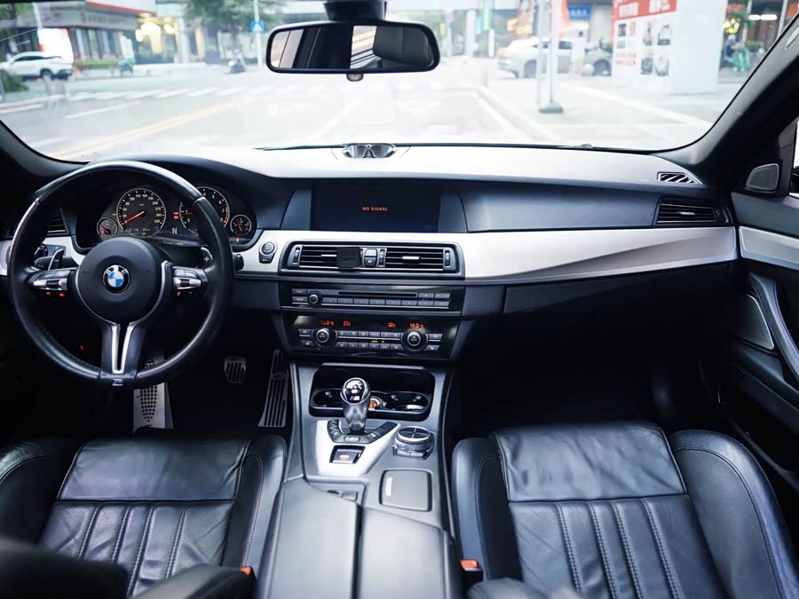 BMW M5 2014 car image #6