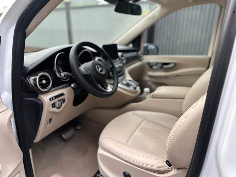 Mercedes-Benz V Class 2017 immagine di auto #6