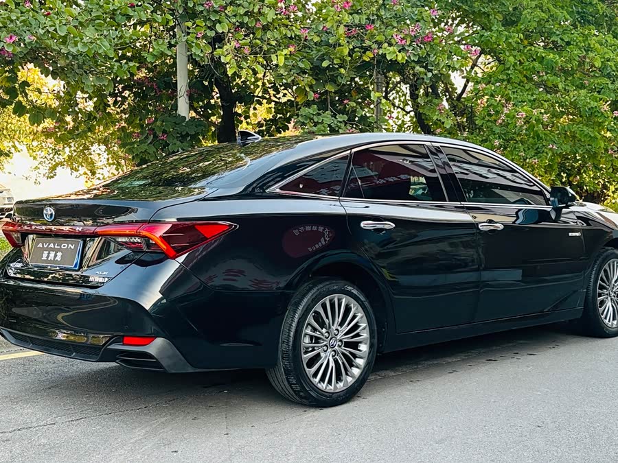 Toyota Avalon 2021 car image #6