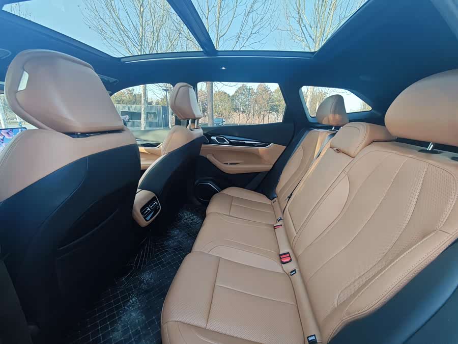 GEELY Boyue L 2025 car image #6