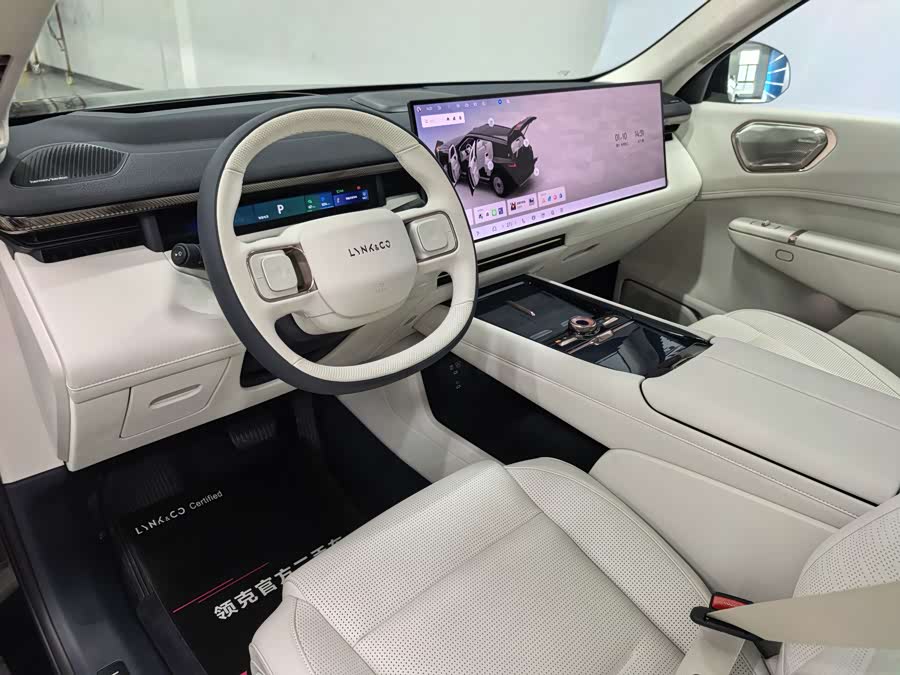 Lynk & Co 900 2025 car image #6