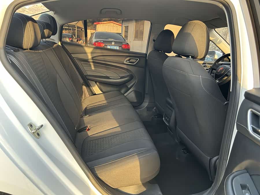 荣威 荣威i5 2019 汽车图片 #6