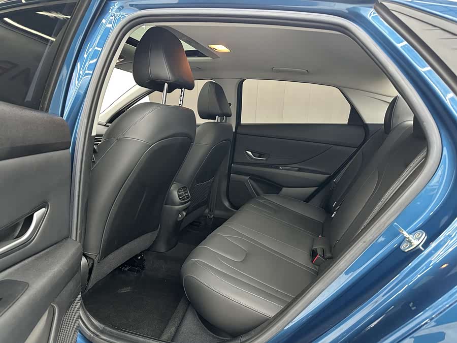 Hyundai Elantra 2022 car image #6