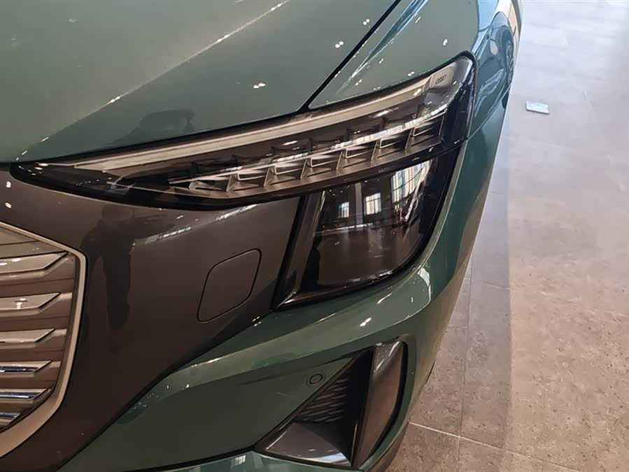 Audi Q5 e-tron 2023 immagine di auto #6