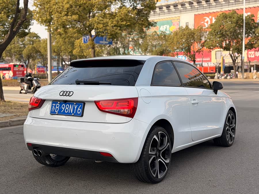 Audi A1 2016 car image #6
