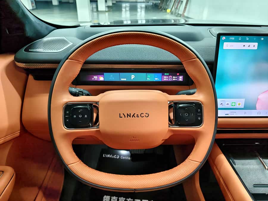 Lynk & Co 900 2025 car image #6