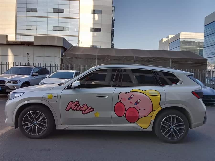 BMW iX1 2025 car image #6