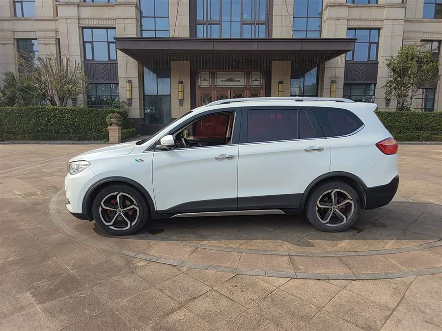 SWM X7 2018 imagen de coche #6