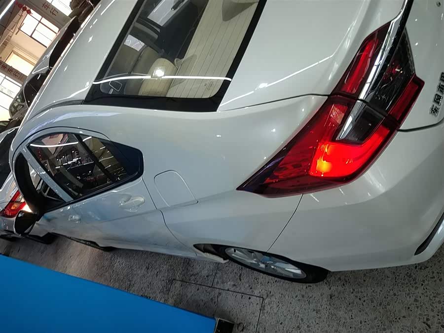 Honda Greiz 2018 изображение автомобиля #6