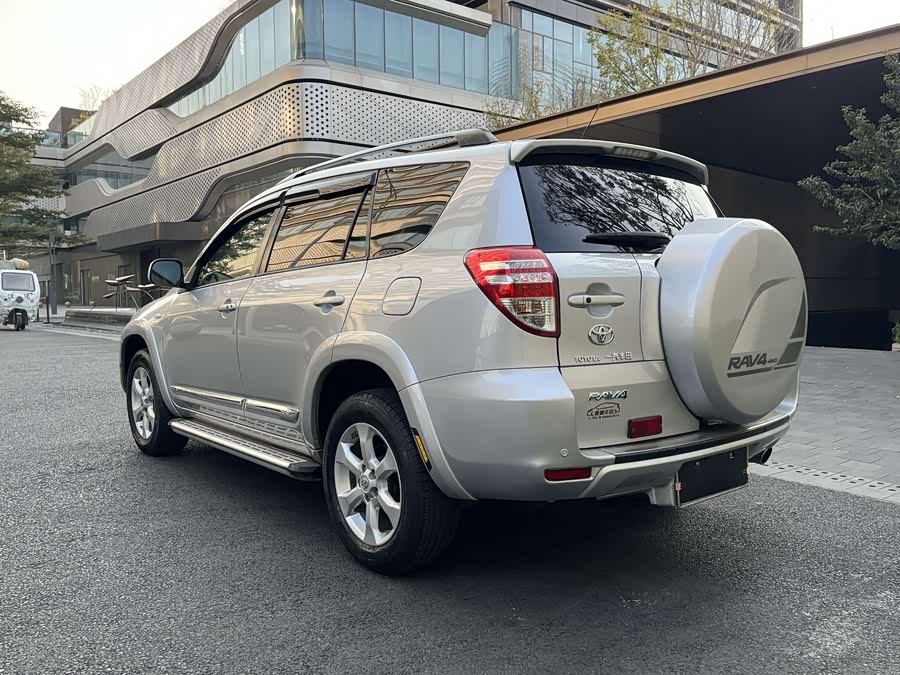 Toyota RAV4 2010 #6 Toyota RAV4 2010 car image #6