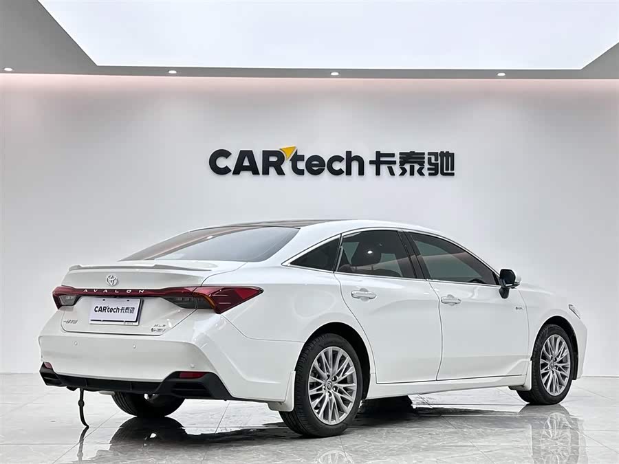 Toyota Avalon 2024 car image #6
