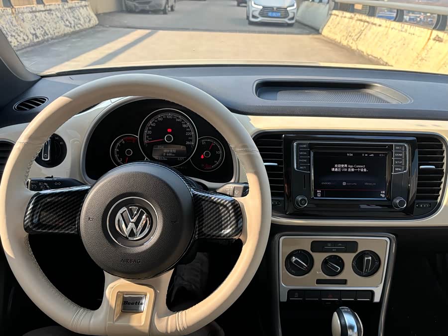 Volkswagen Beetle 2017 car image #6