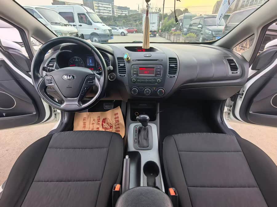 Kia K3 2015 car image #6