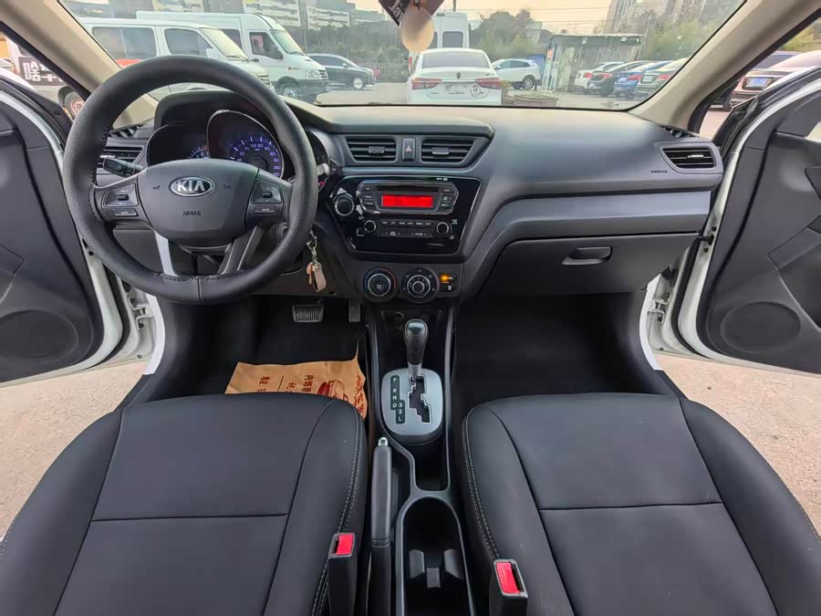 起亚 起亚K2 2013 汽车图片 #6