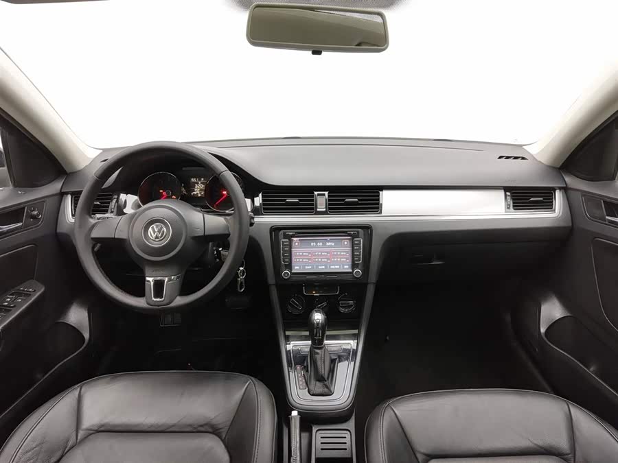 Volkswagen Bora 2013 car image #6