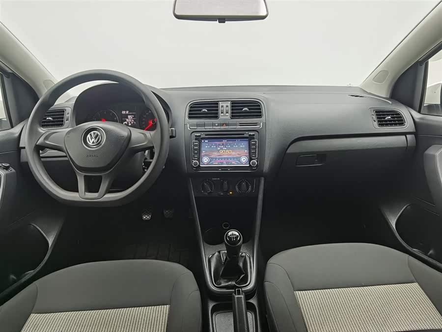 Volkswagen Polo 2016 car image #6