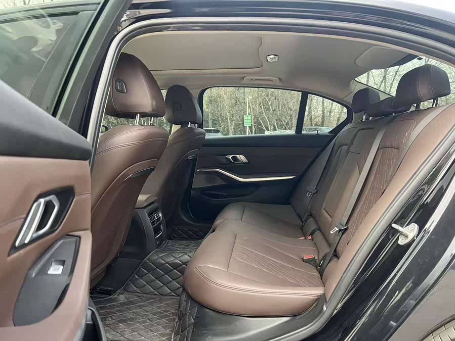 BMW i3 2023 car image #6