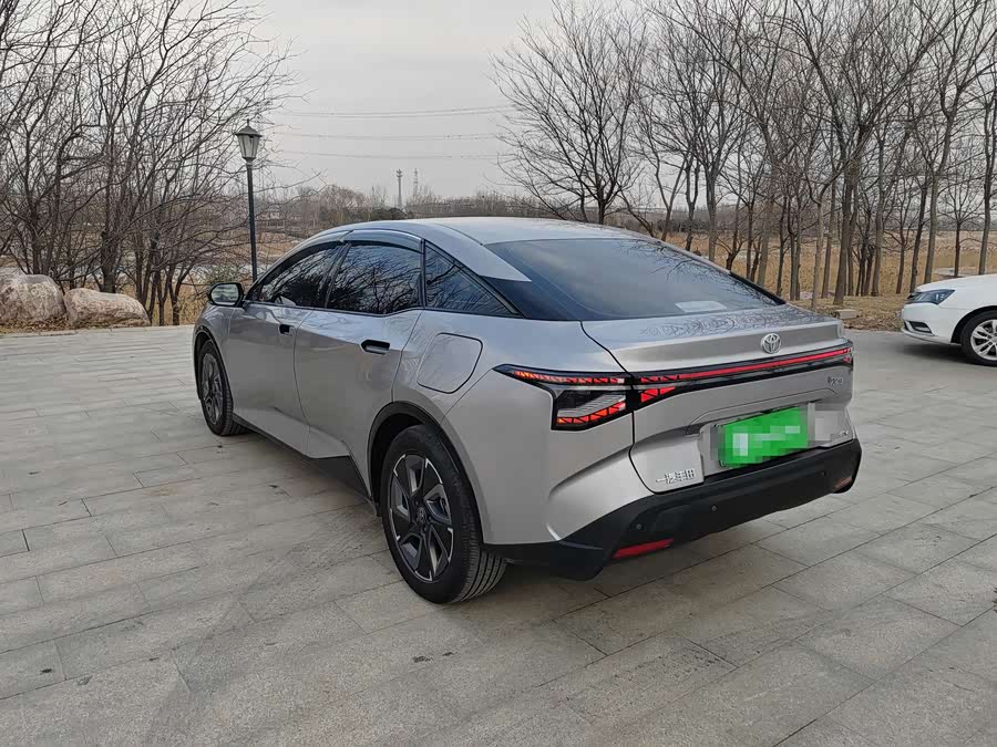 Toyota bZ3 2023 immagine di auto #6