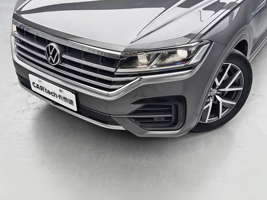 Volkswagen Touareg 2020 immagine di auto #6