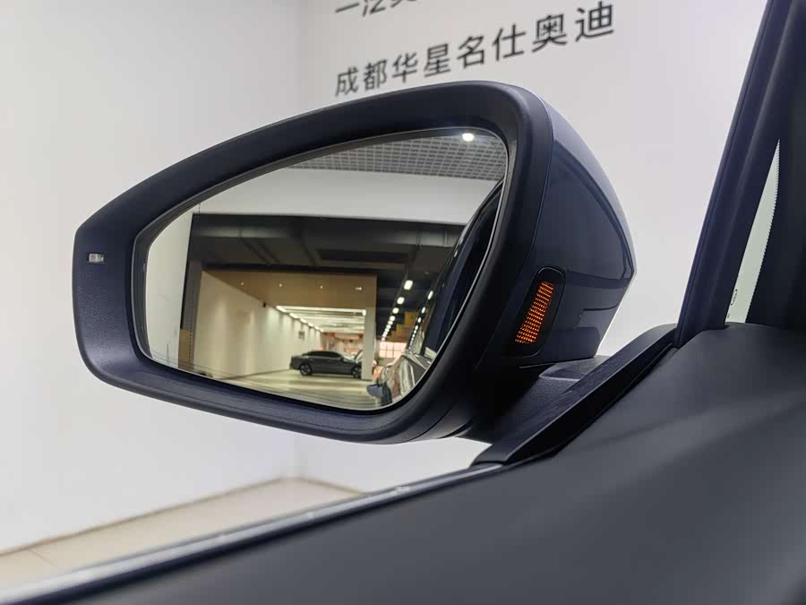 Audi Q4 e-tron 2023 car image #6