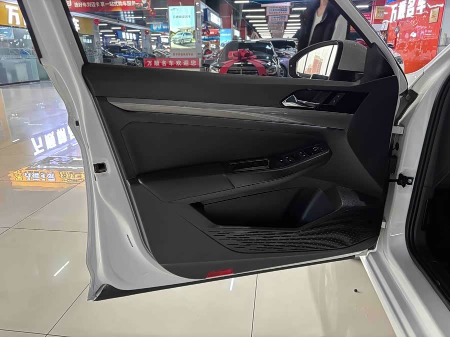 Volkswagen Bora 2020 car image #6