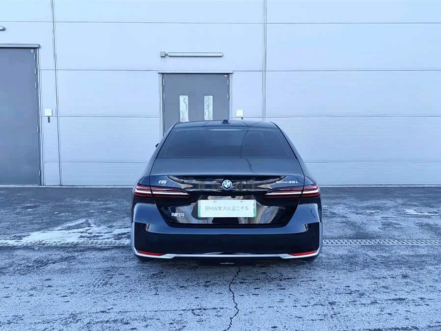 BMW i5 2025 car image #6