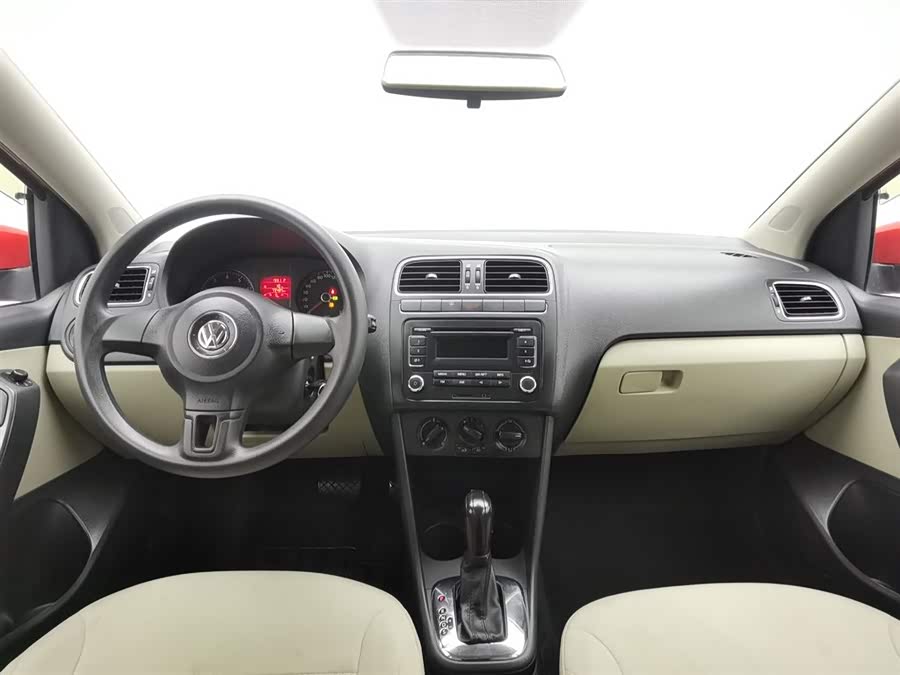 Volkswagen Polo 2012 car image #6
