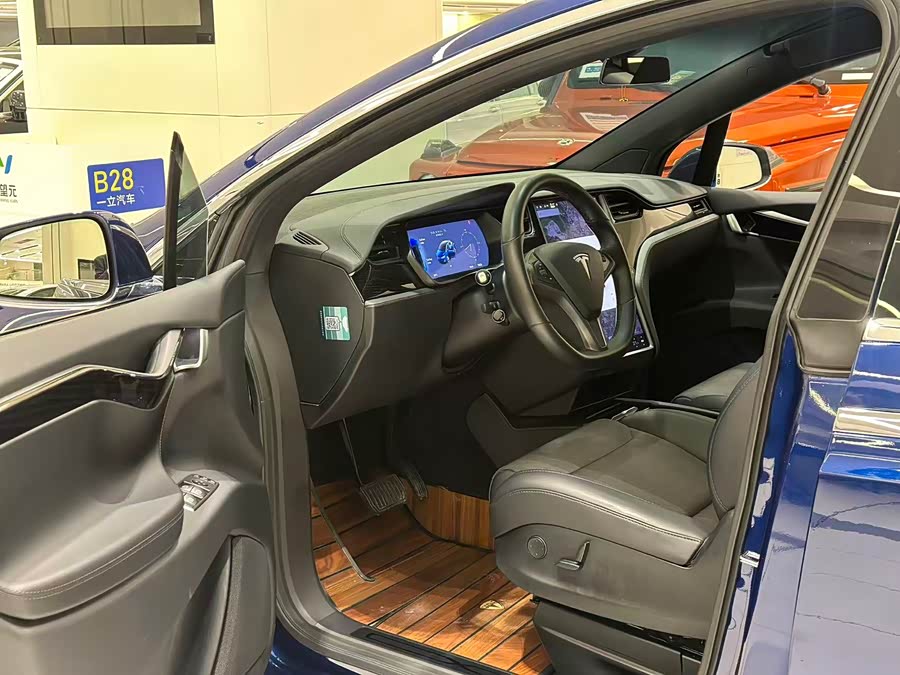 Tesla Model X 2018 #6 Tesla Model X 2018 car image #6
