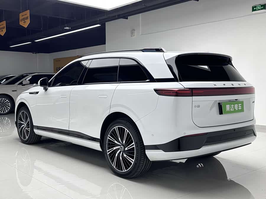 Xpeng G9 2025 صورة سيارة #6