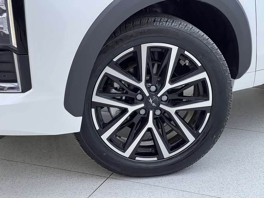 JAC X8 PLUS #6 JAC X8 PLUS صورة سيارة #6