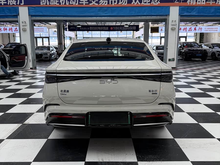 BYD Seal 07 DM-i 2025 #6 BYD Seal 07 DM-i 2025 car image #6