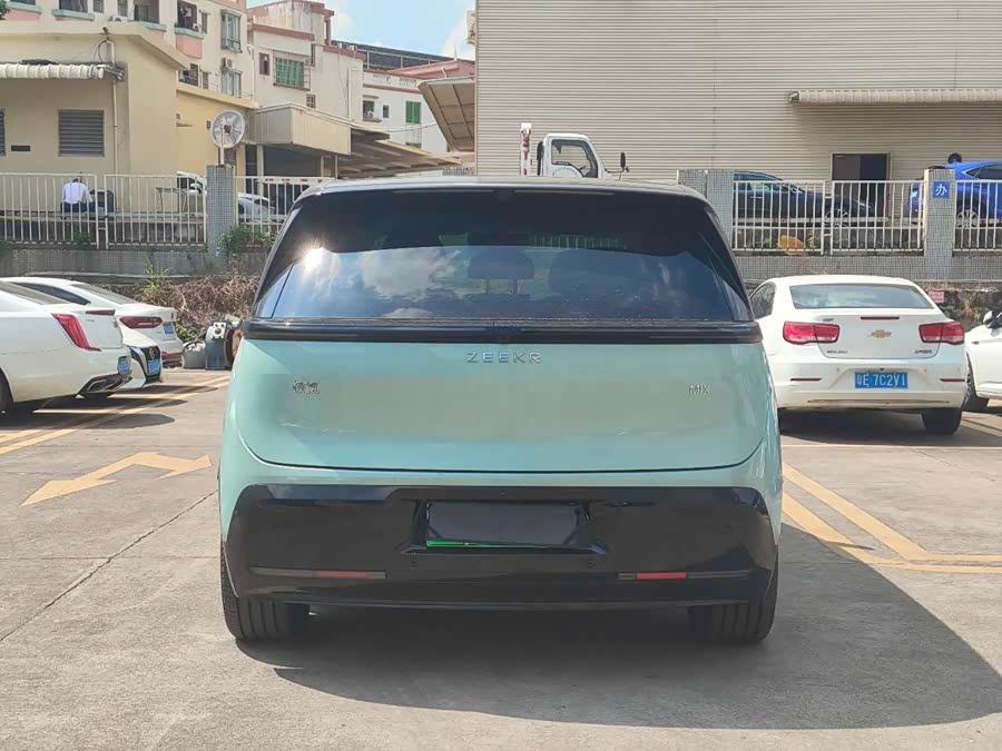 极氪 极氪MIX 2024 汽车图片 #6