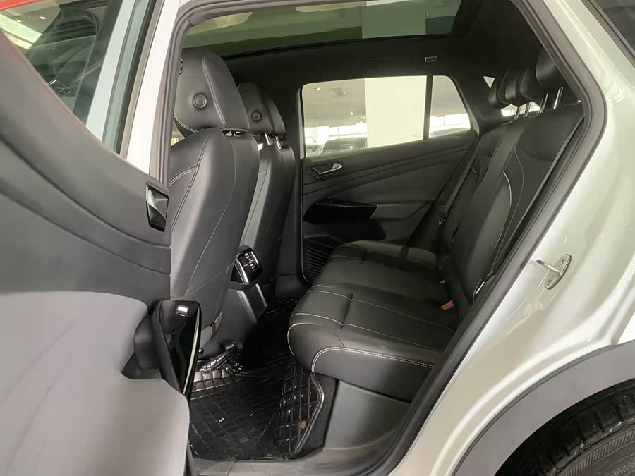 Volkswagen ID.4 X 2022 immagine di auto #6