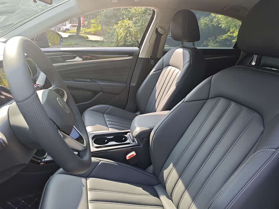 Volkswagen Passat 2020 car image #6