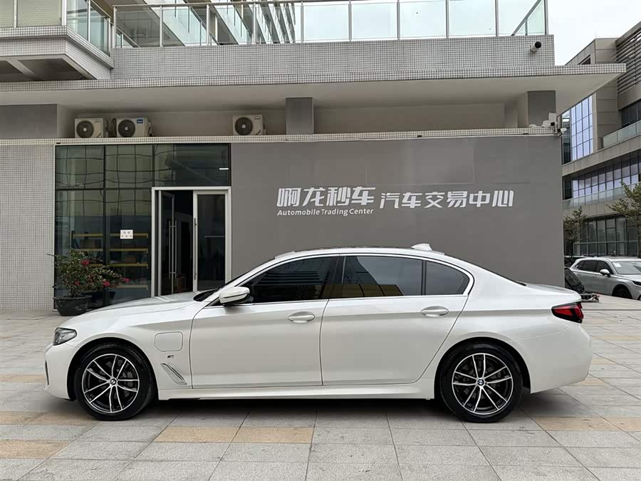 BMW 5 Series New Energy 2021 car image #6