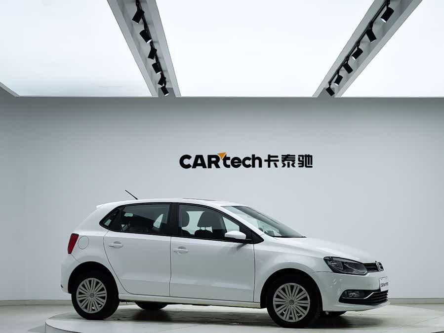 Volkswagen Polo 2016 car image #6