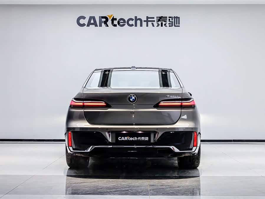 BMW 7 Series 2024 car image #6