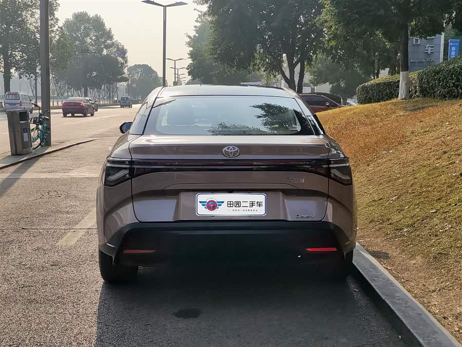 Toyota bZ3 2023 immagine di auto #6