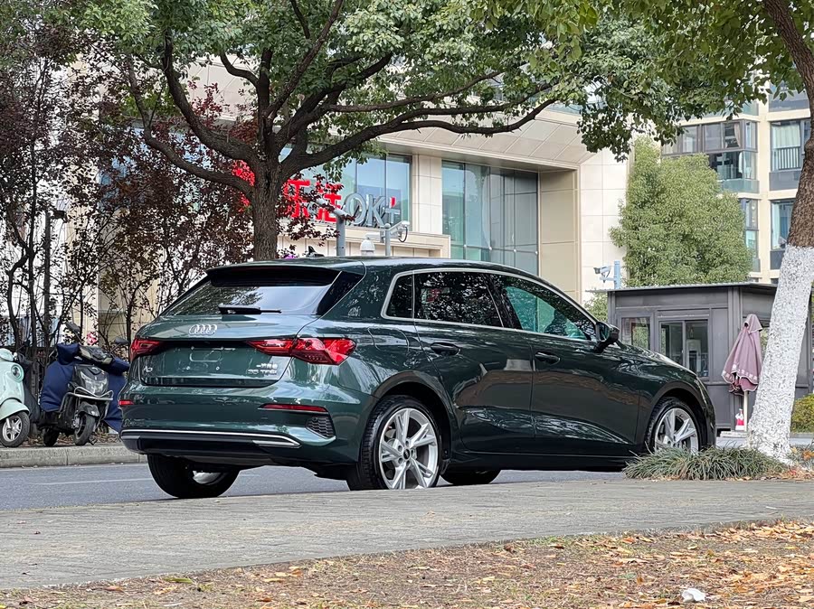 Audi Q4 e-tron 2023 #6 Audi Q4 e-tron 2023 immagine di auto #6