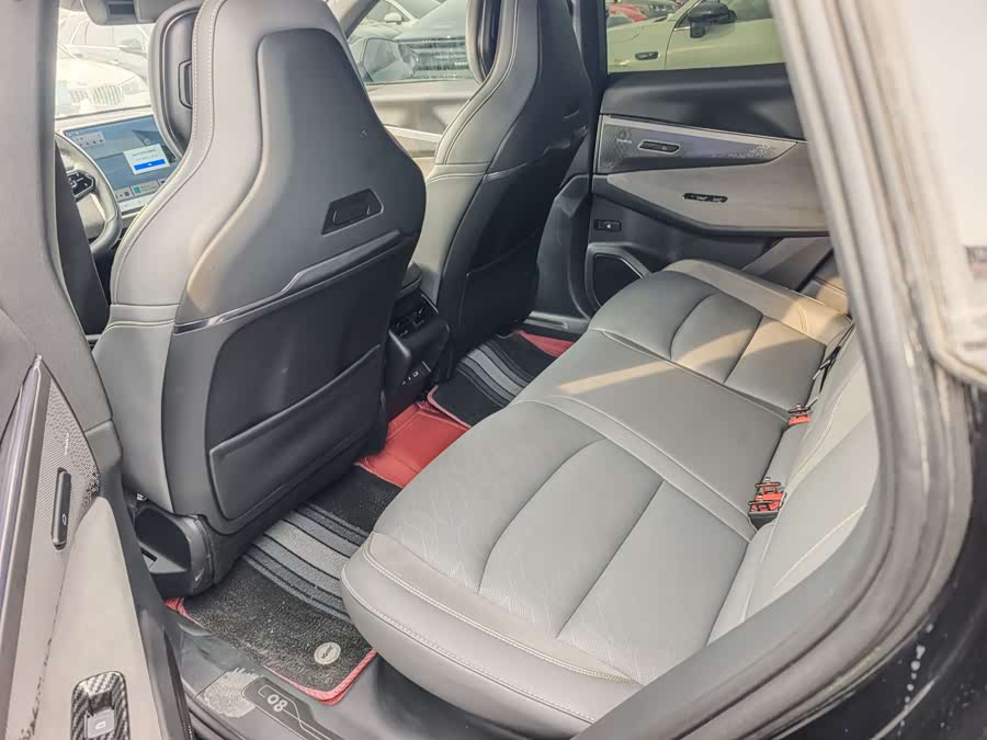 Lynk & Co 08 EM-P 2024 car image #6